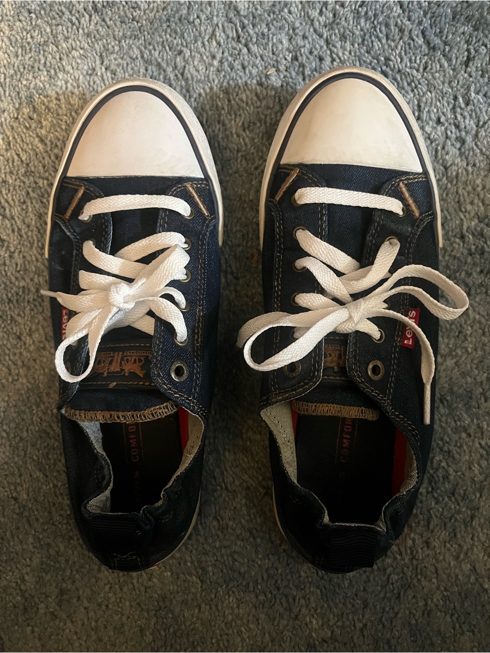 Levi’s women’s size 8 Comfort Tech blue denim casual shoes. Cushiony.